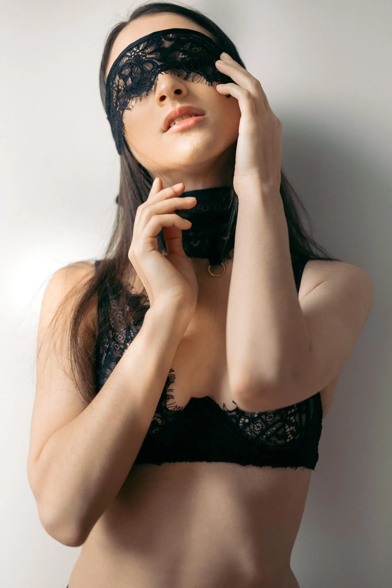 Malia Lace Blindfold