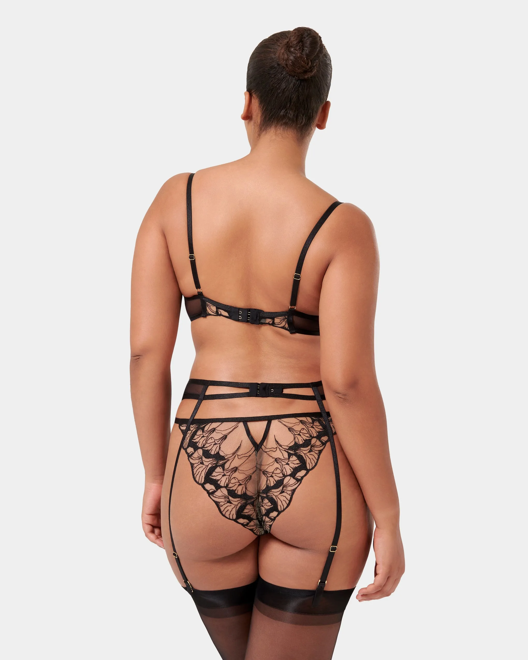 Set: Kalmia Black/Sheer